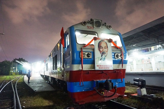 Cận cảnh đoàn tàu Thống Nhất 5 sao vừa được đưa vào sử dụng